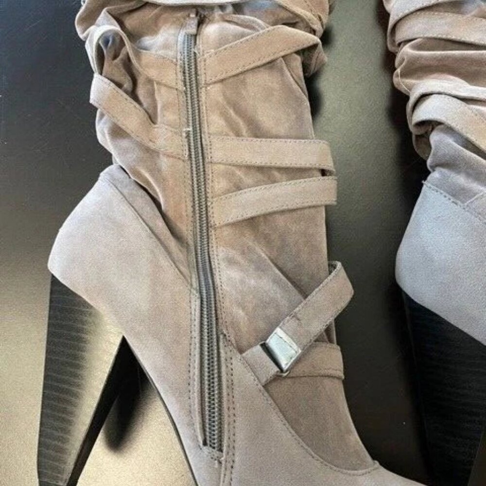 BOOTS - Picture 2 of 3